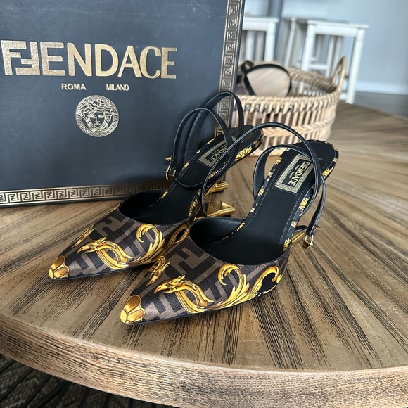 Fendi first heels Fendace - Picture 3 of 7